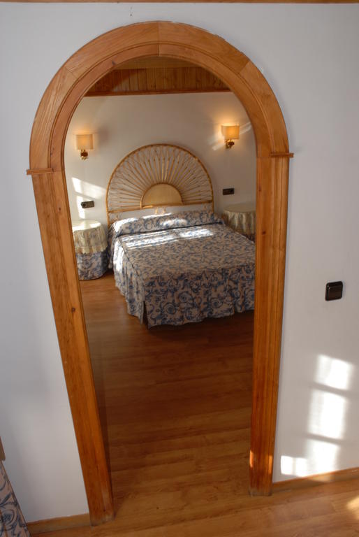 Hotel Europa Лес Экстерьер фото